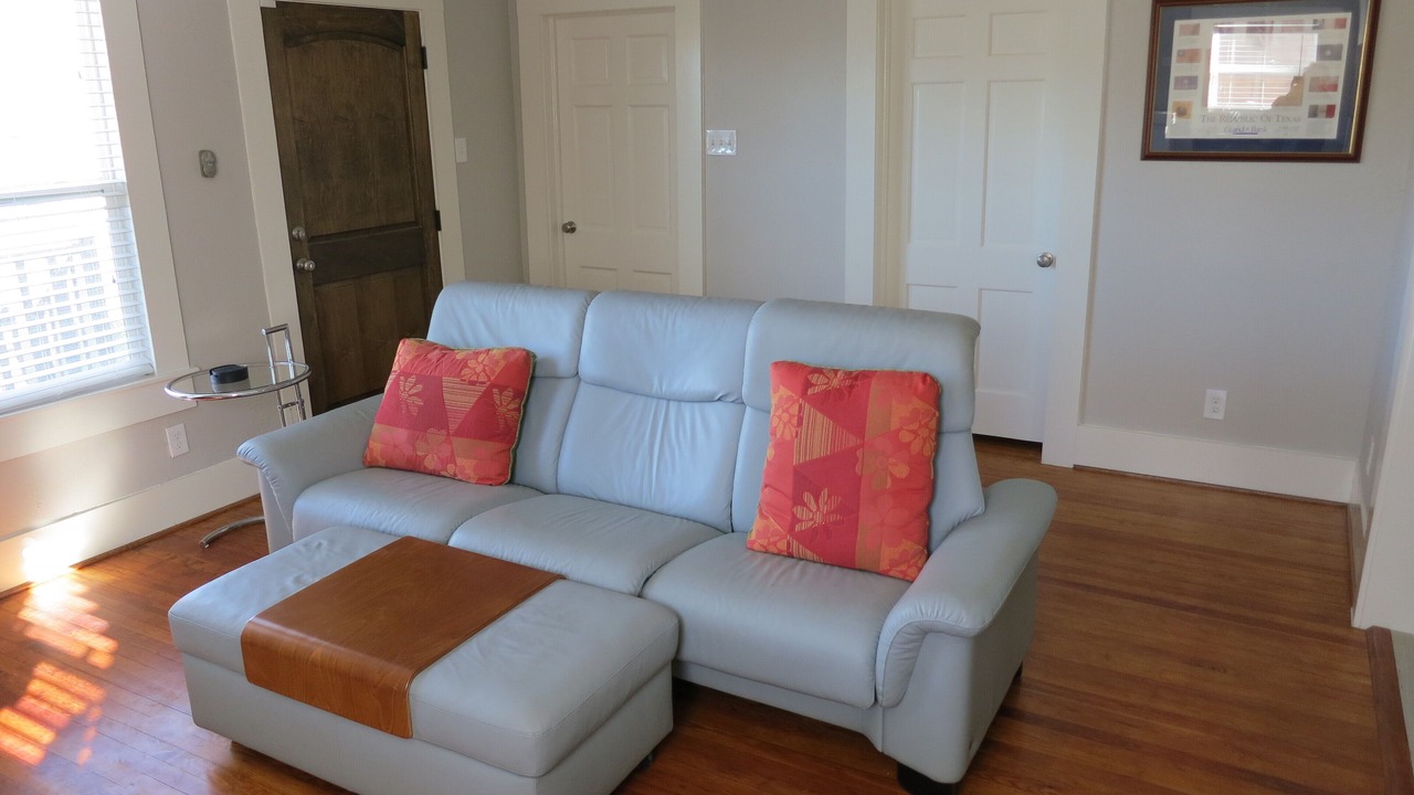Photo of Livingroom in Oak Cliff