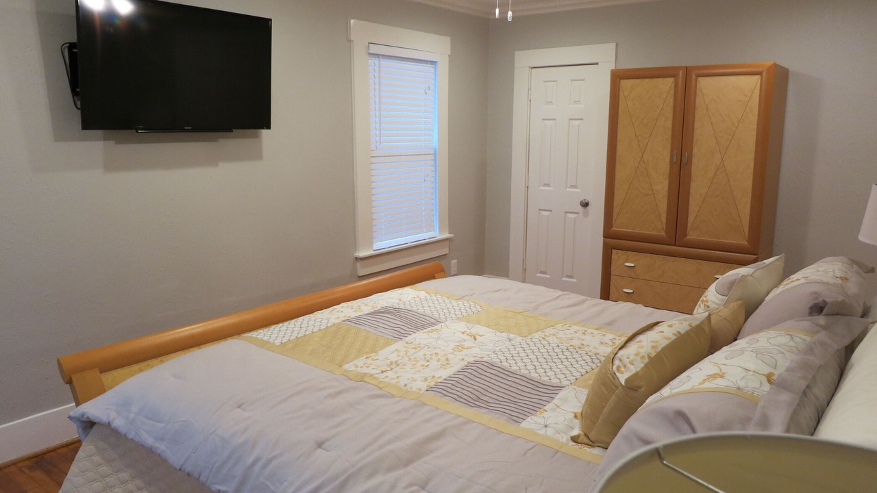Photo of Bedroom in Oak Cliff
