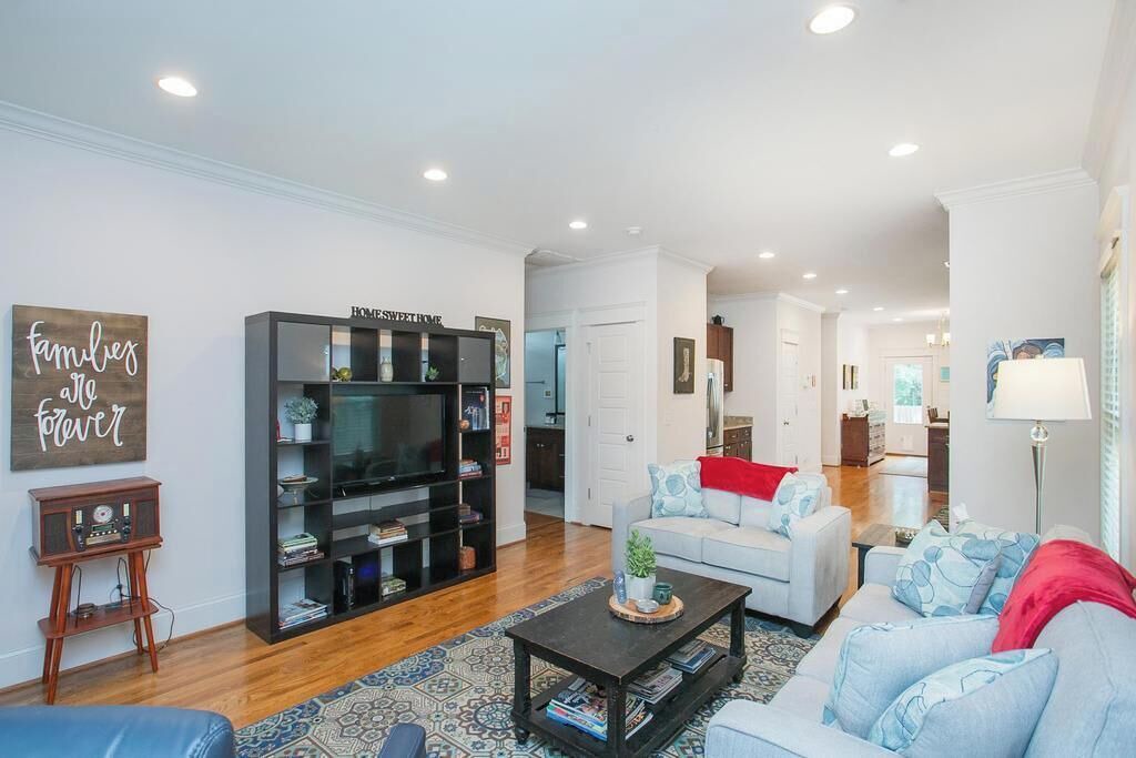 Photo of Bedroom in Inglewood