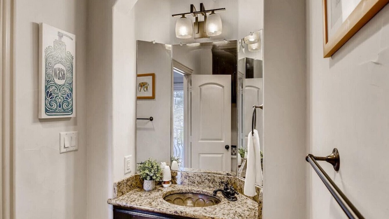 Photo of Bathroom in Knox - Henderson
