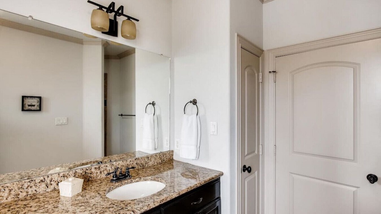 Photo of Bathroom in Knox - Henderson