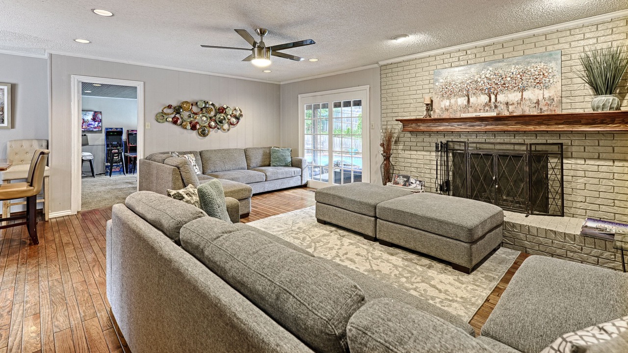 Photo of Livingroom in Las Colinas