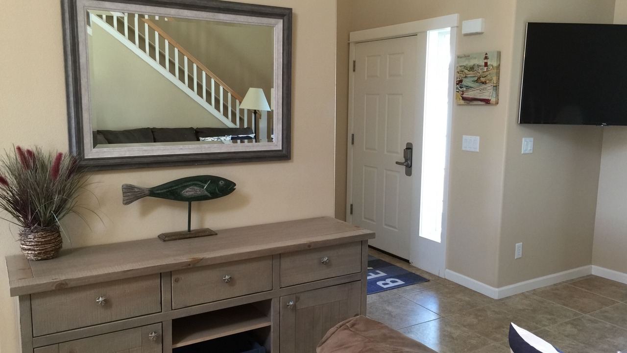 Photo of Livingroom in Four Sisters