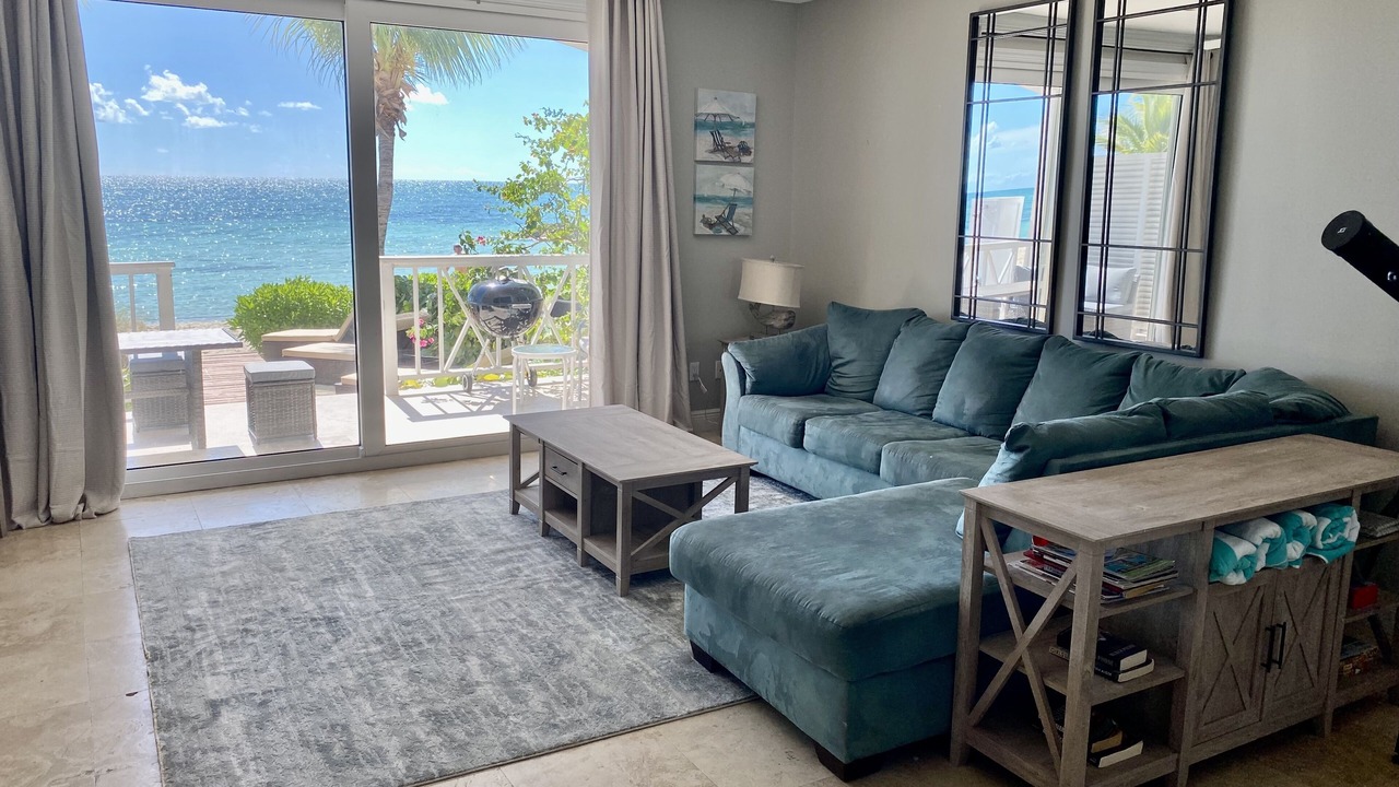 Photo of Livingroom in Palm Cay