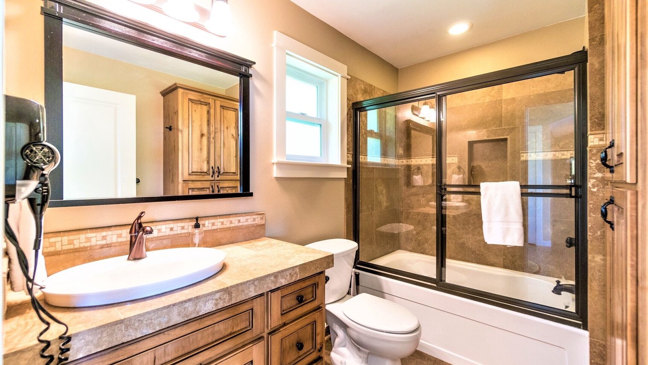 Photo of Bathroom in Happy Camp Hideaway