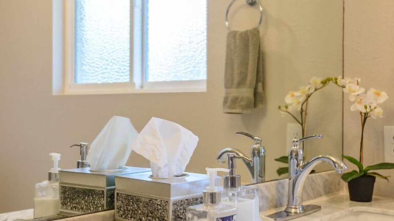 Photo of Bathroom in Village Grove