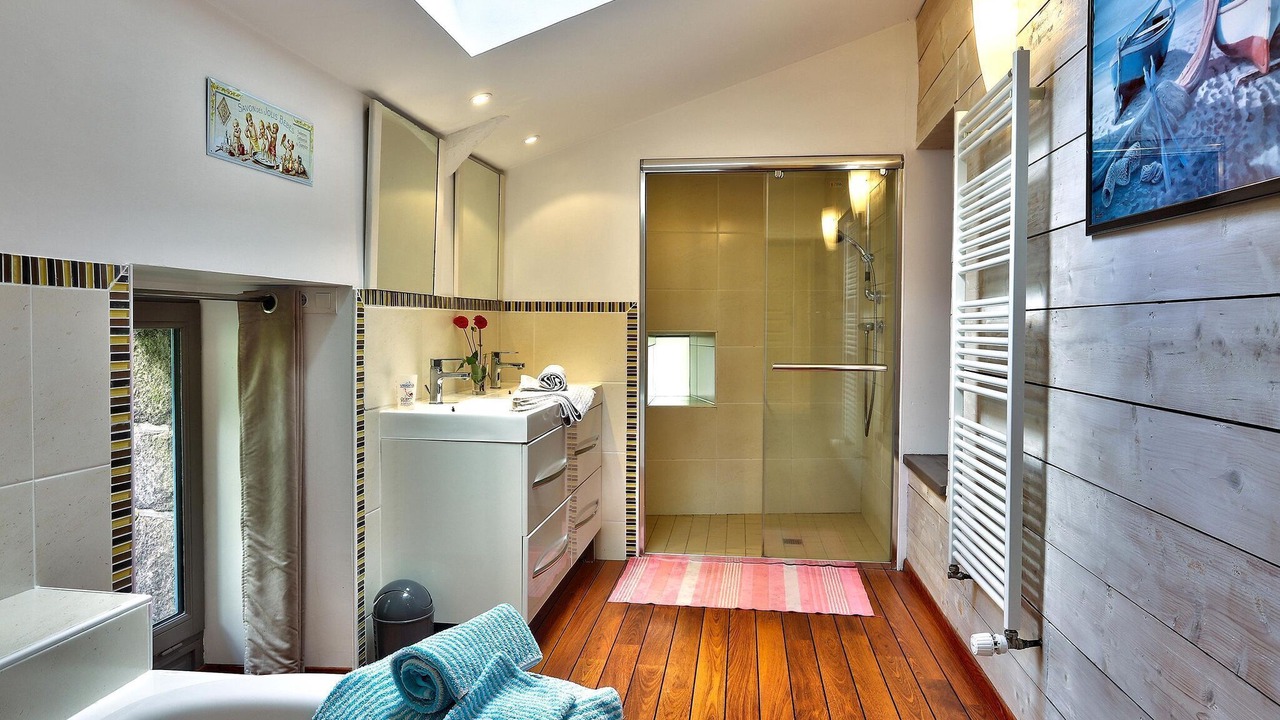 Photo of Bathroom in Huelgoat