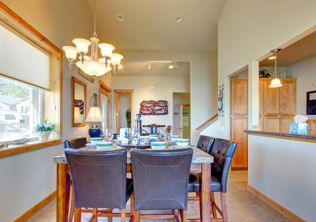 Photo of Kitchen in Gold Beach