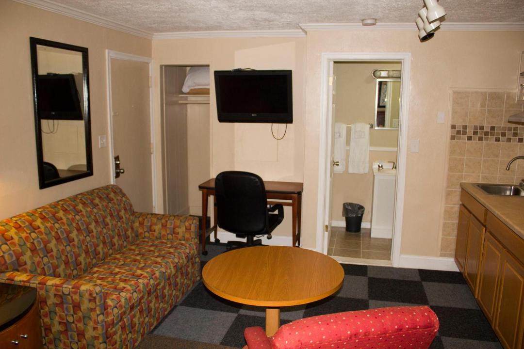 Photo of Livingroom in Luray