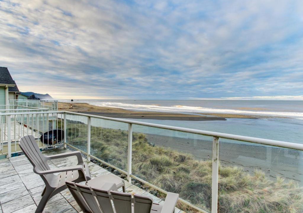 Photo of Patio Balcony in Gold Beach