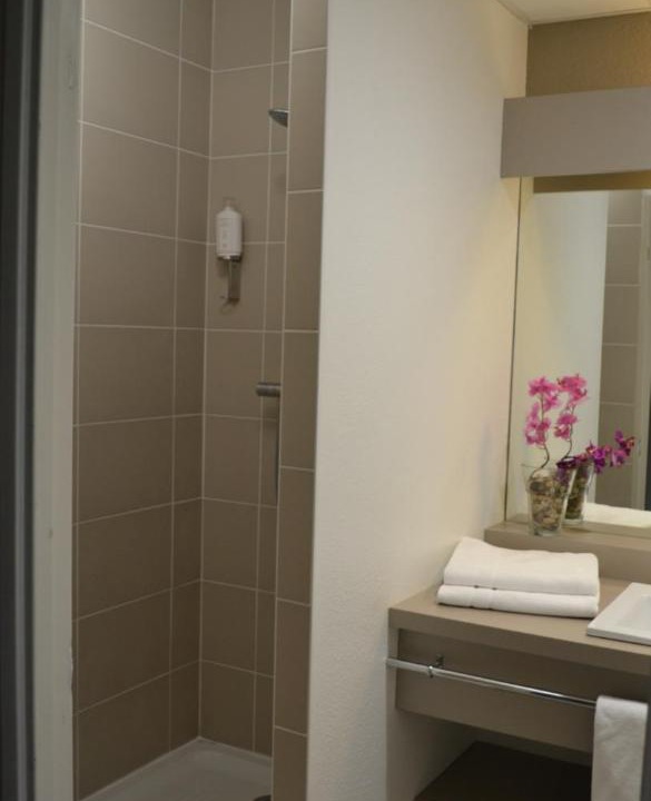 Photo of Bathroom in Talence