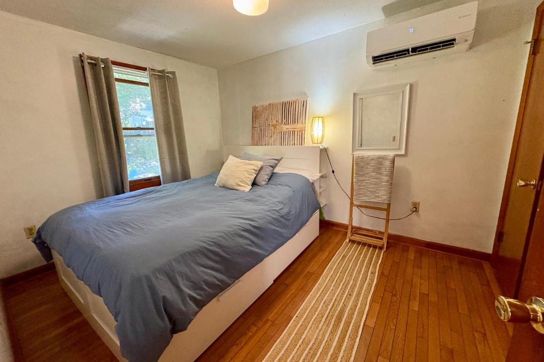 Photo of Bedroom in Saunderstown