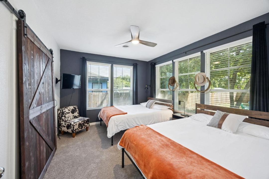 Photo of Bedroom in Oak Cliff
