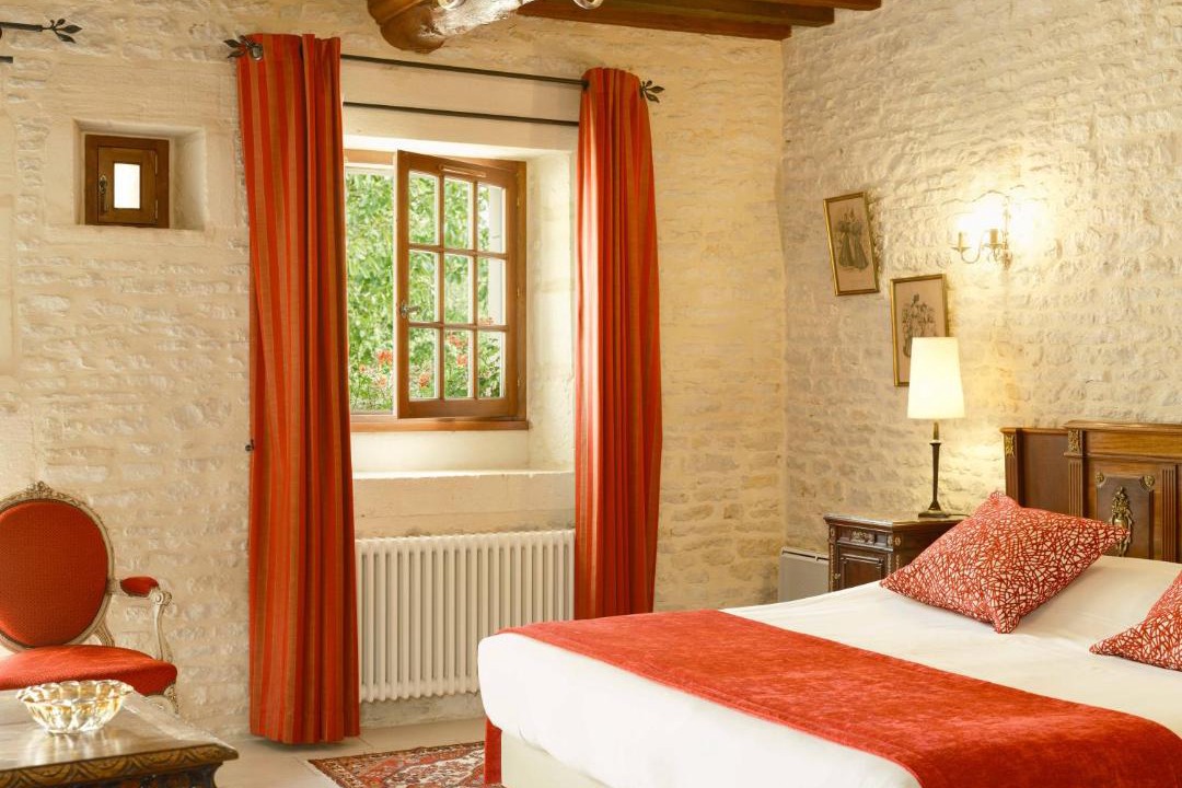 Photo of Bedroom in Crepon