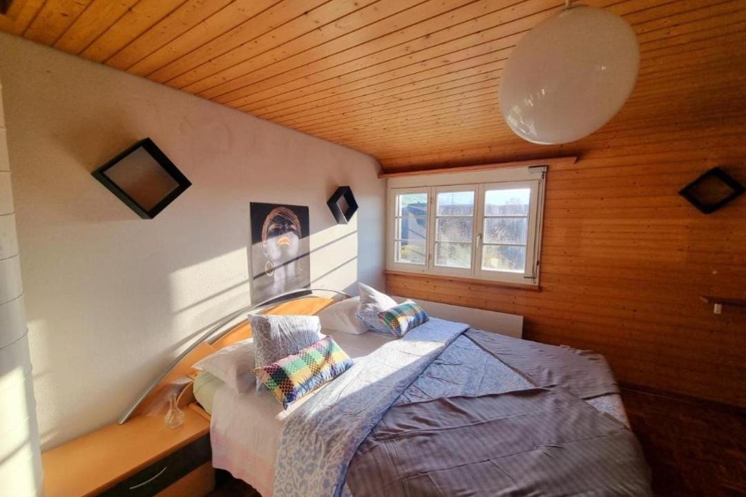 Photo of Bedroom in Root