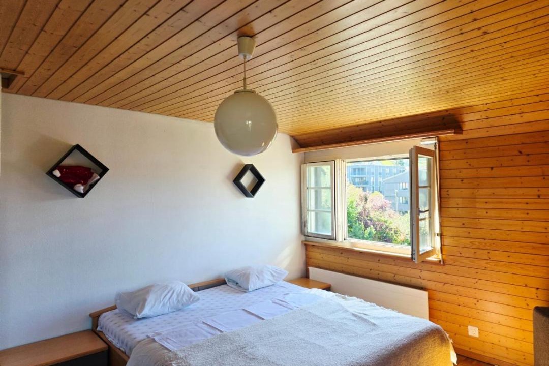 Photo of Bedroom in Root