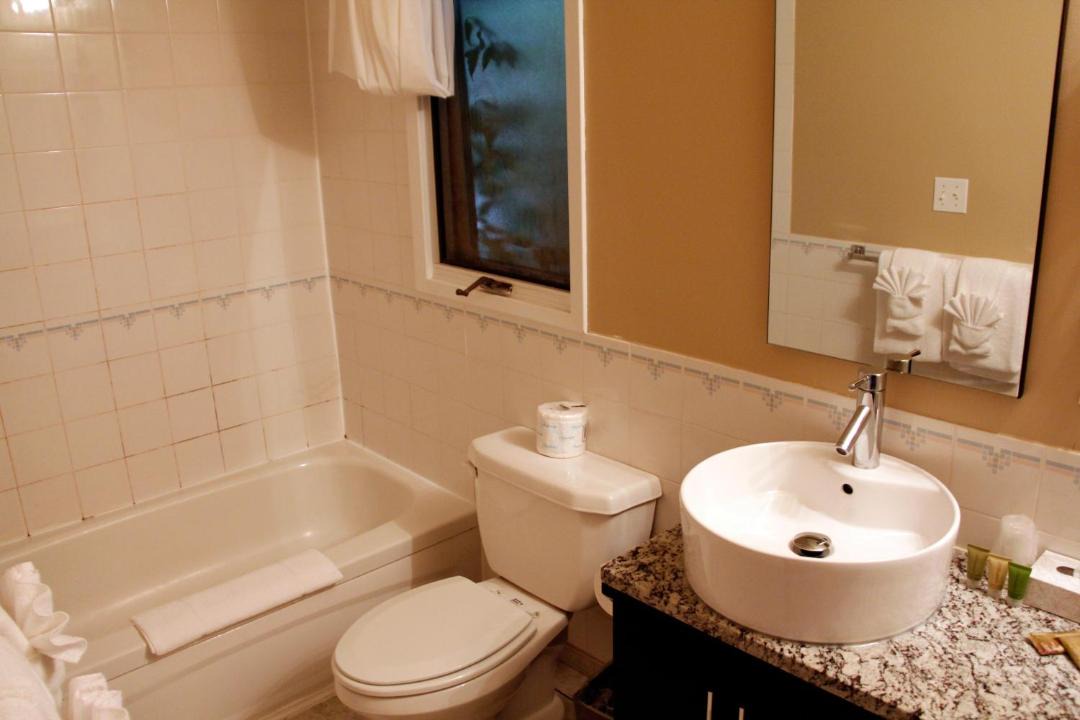 Photo of Bathroom in Waterton Park