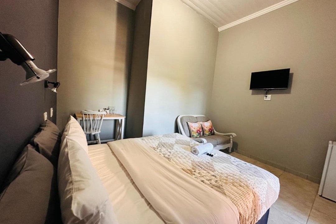 Photo of Bedroom in Quigney Beach