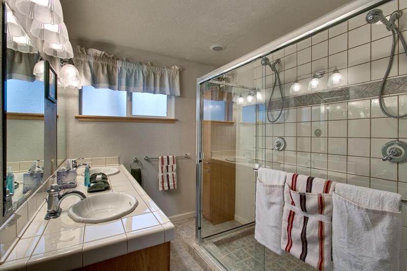 Photo of Bathroom in Lower Kingsbury