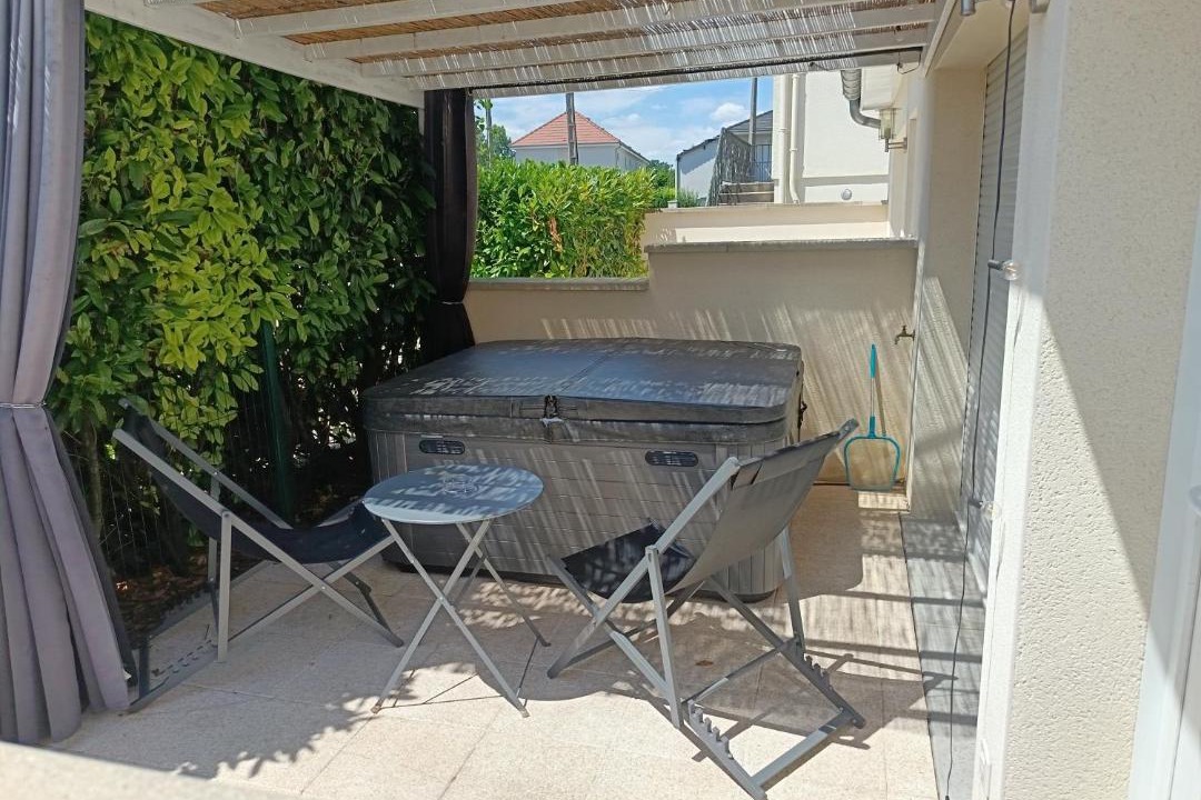 Photo of Patio Balcony in Rosieres-pres-Troyes