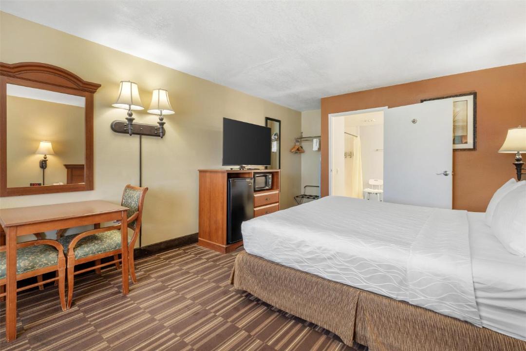 Photo of Bedroom in Mojave