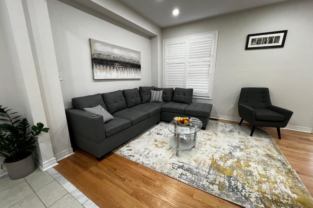 Photo of Livingroom in Halton Regional Municipality