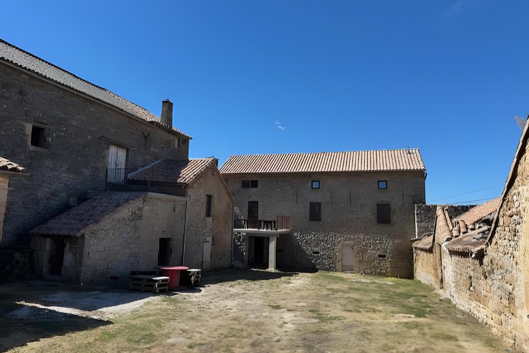 Photo of Buildings in Saint-Georges-de-Luzencon