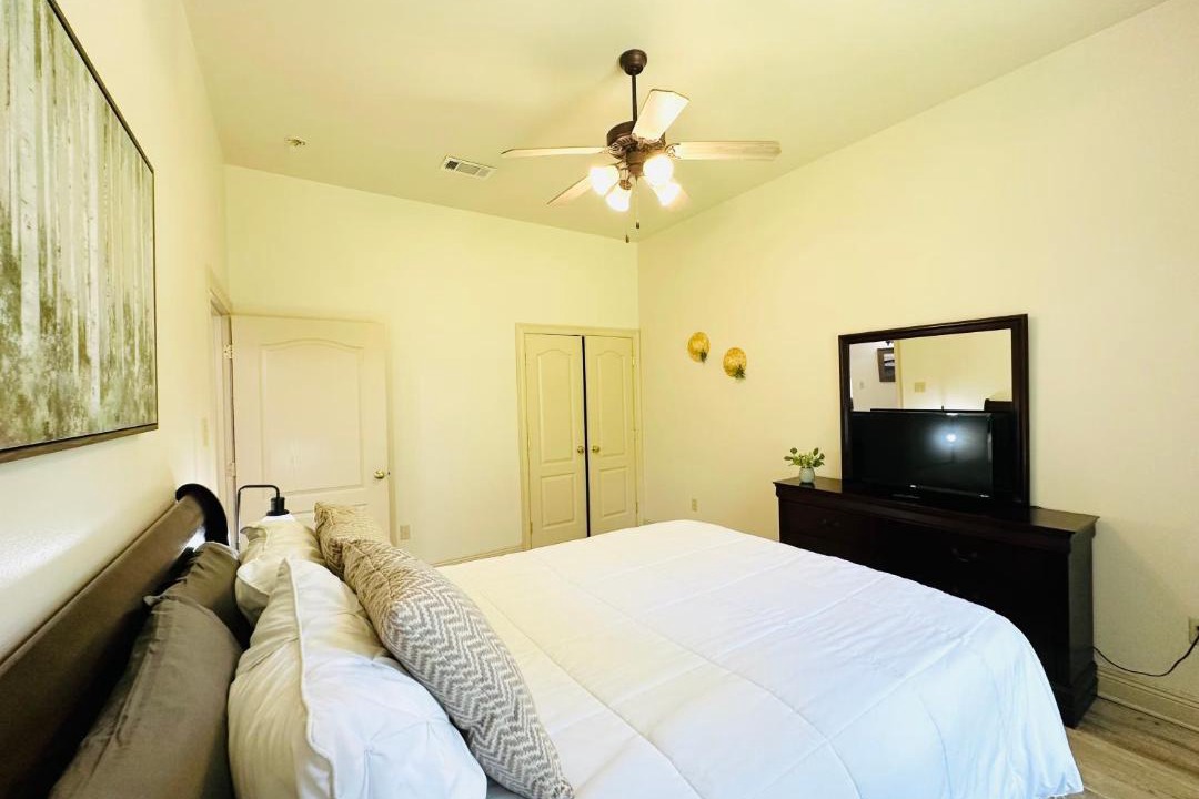 Photo of Bedroom in Pine Grove