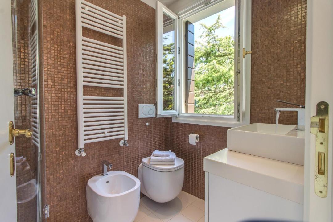 Photo of Bathroom in Dorsoduro