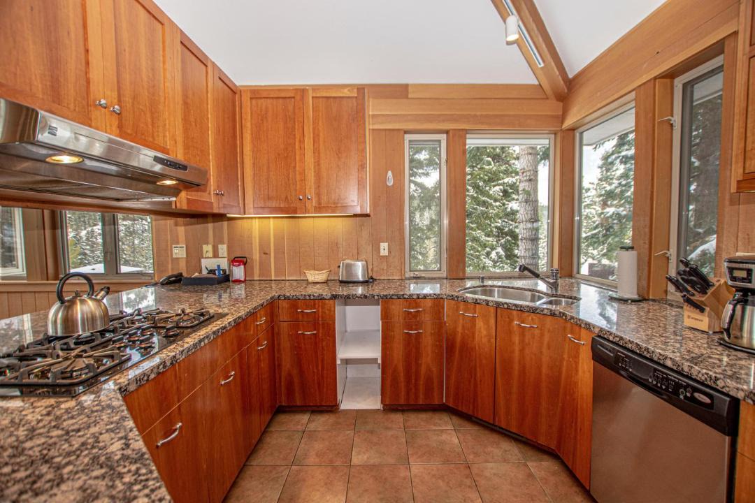 Photo of Kitchen in Alpine Meadows