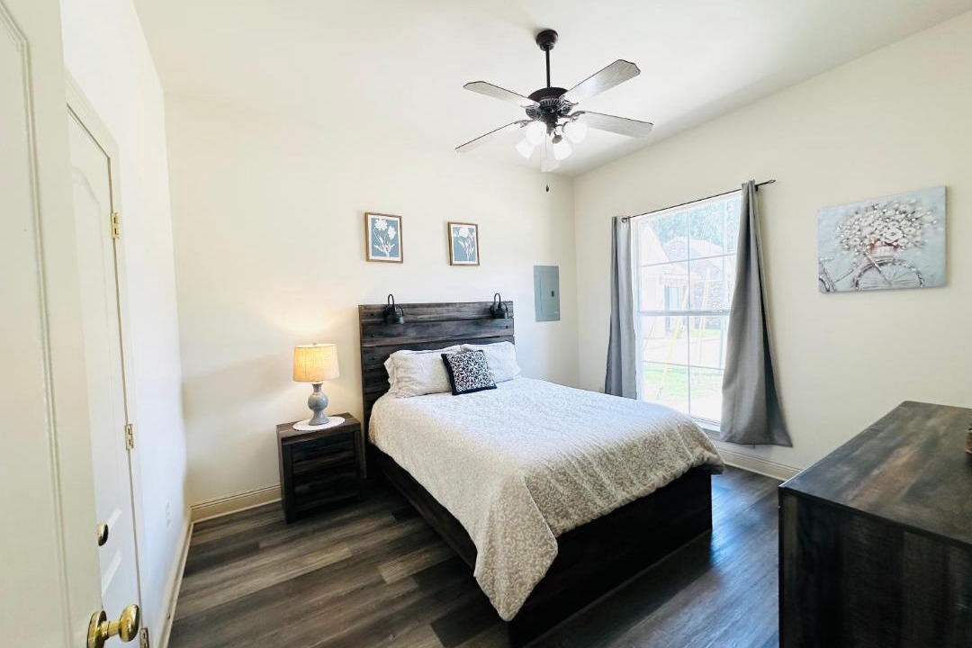 Photo of Bedroom in Pine Grove