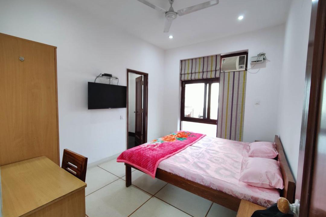 Photo of Bedroom in DLF Phase 5