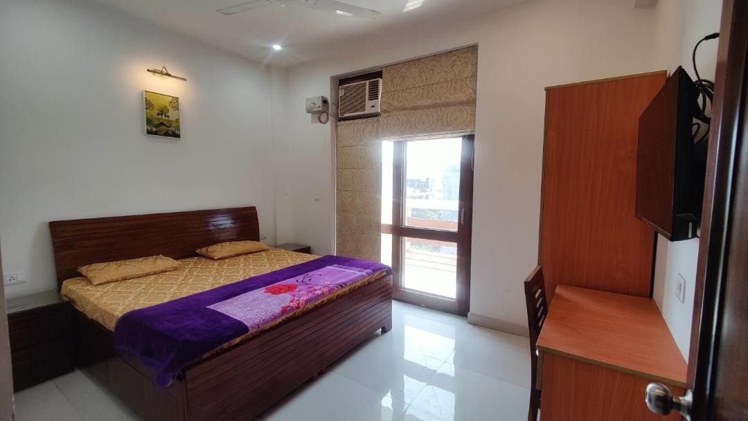 Photo of Bedroom in DLF Phase 5
