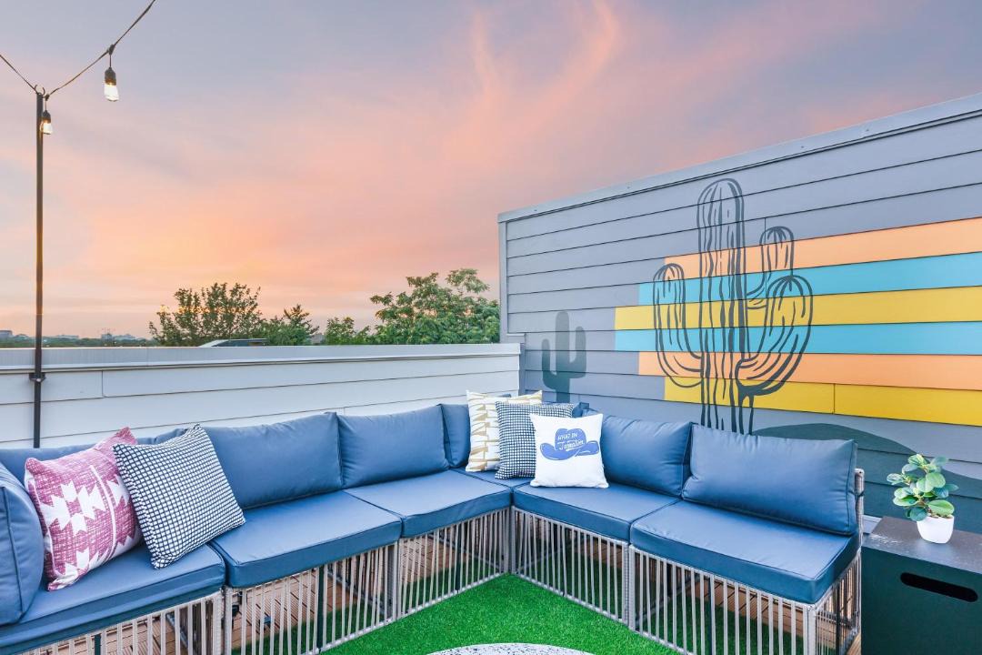 Photo of Patio Balcony in Hurwood Heights