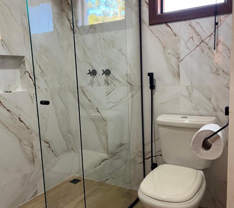 Photo of Bathroom in Camanducaia
