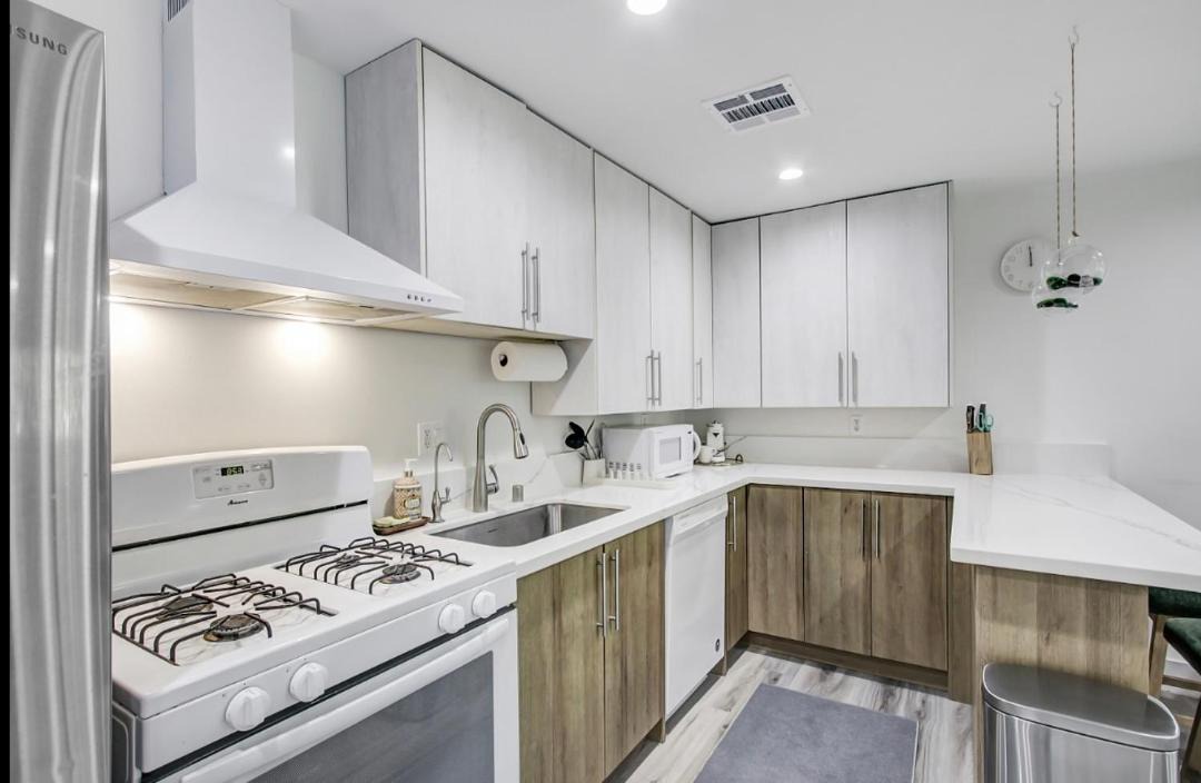 Photo of Kitchen in Woodland Hills