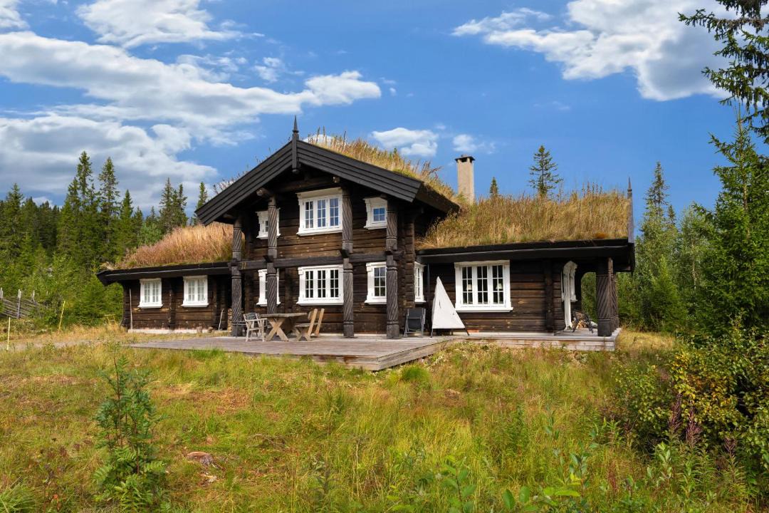 Photo of Others in Mælem