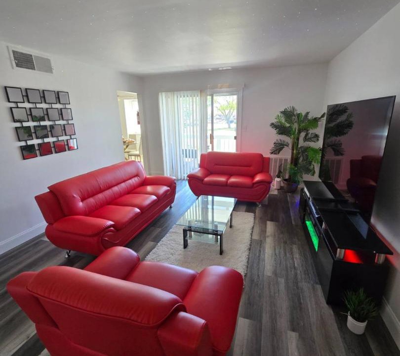 Photo of Livingroom in Burlington