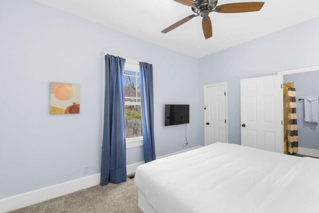 Photo of Bedroom in Crestline Heights