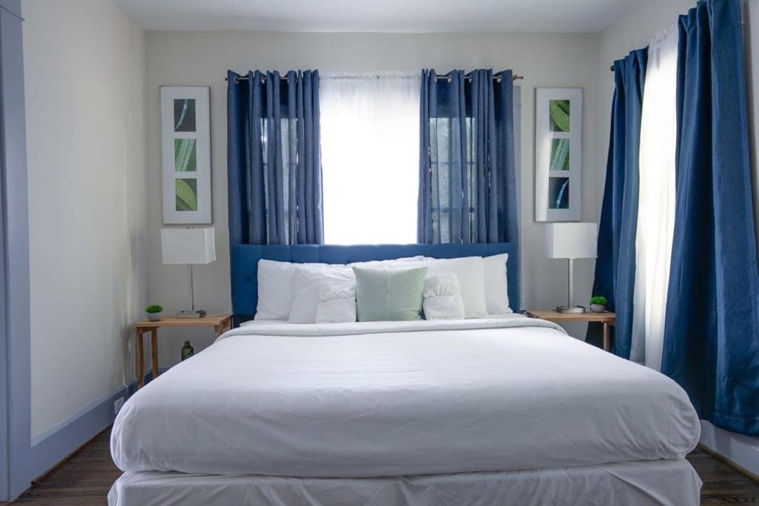 Photo of Bedroom in Crestline Heights