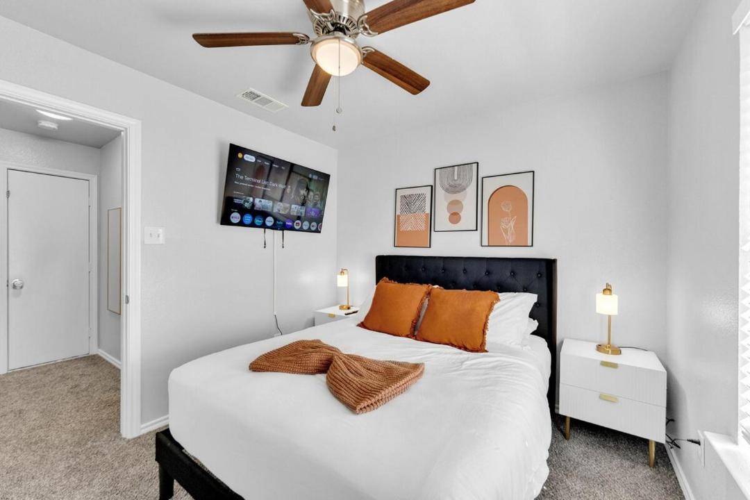 Photo of Bedroom in Glenn Heights
