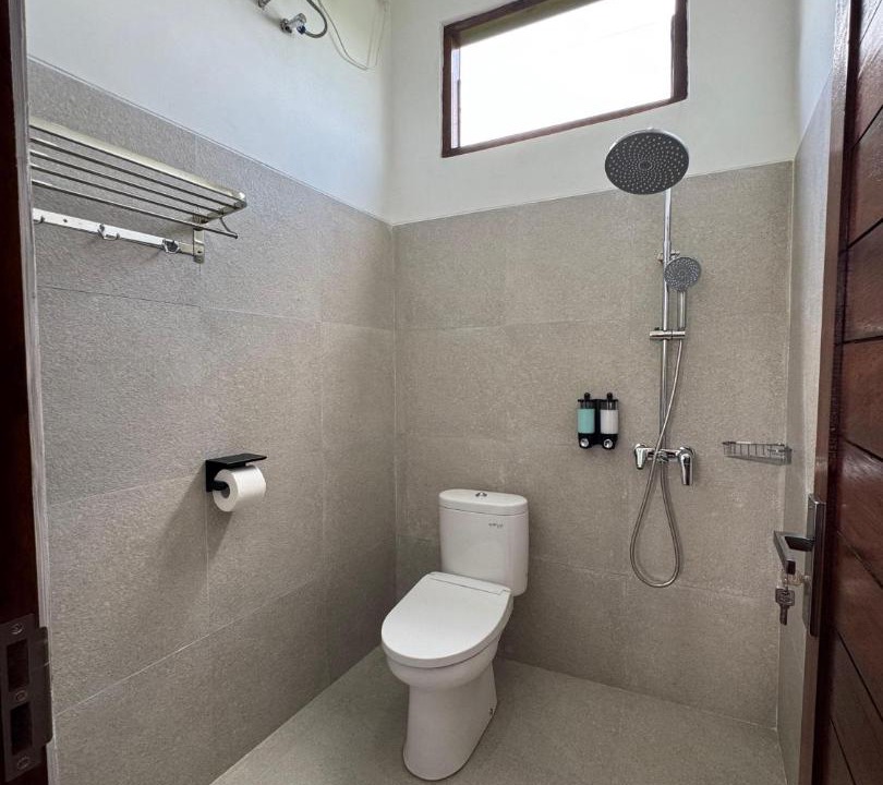Photo of Bathroom in Genteng
