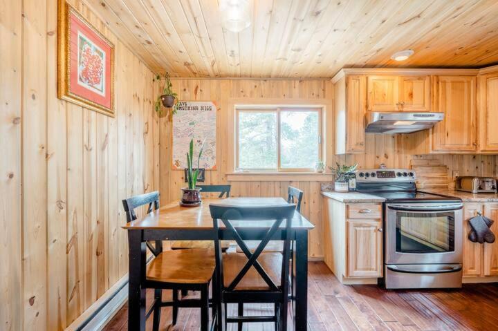 Photo of Kitchen in Coal Creek Canyon