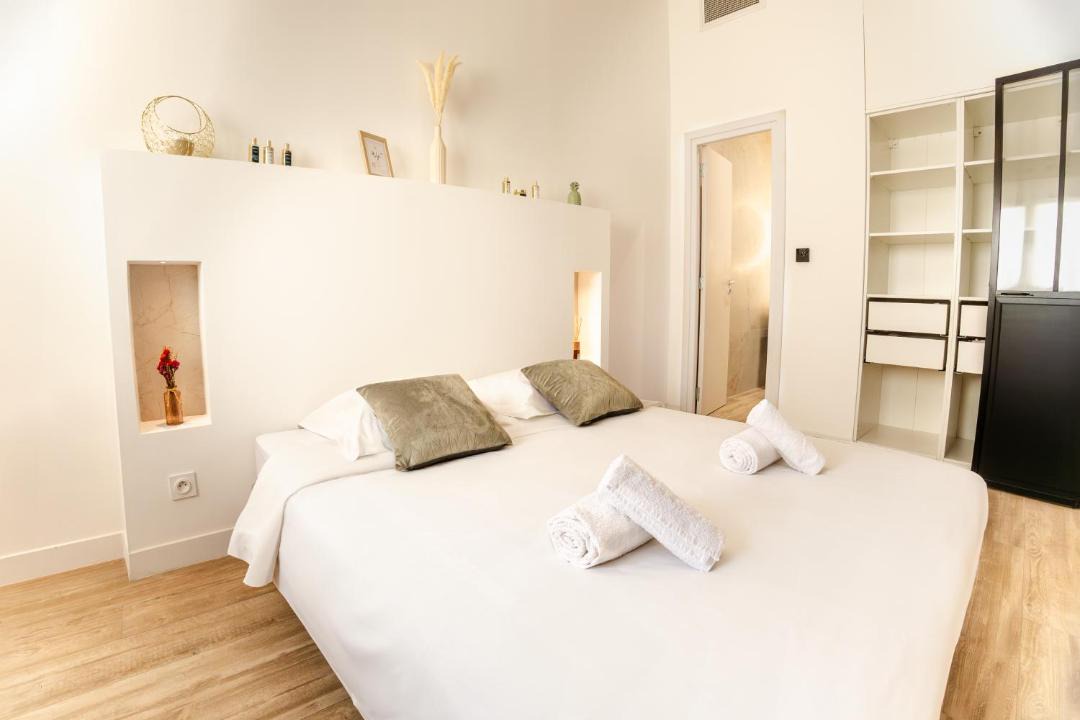 Photo of Bedroom in Talasani