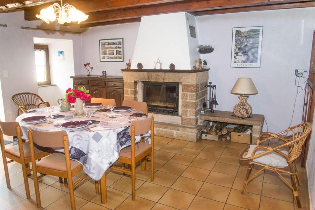 Photo of Kitchen in Saint-Pierre-des-Tripiers