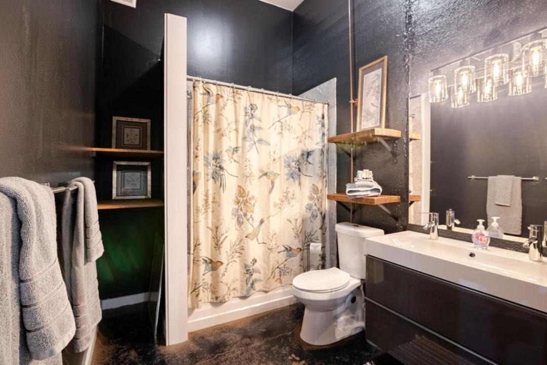 Photo of Bathroom in Central Business District