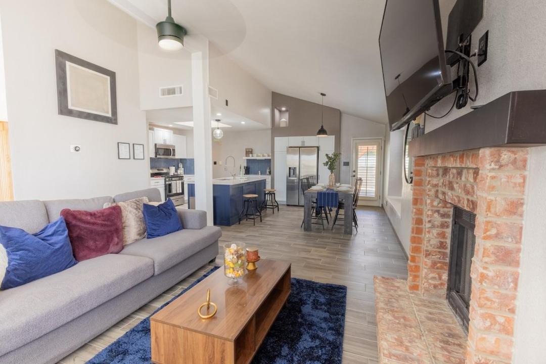 Photo of Livingroom in Biggs Field