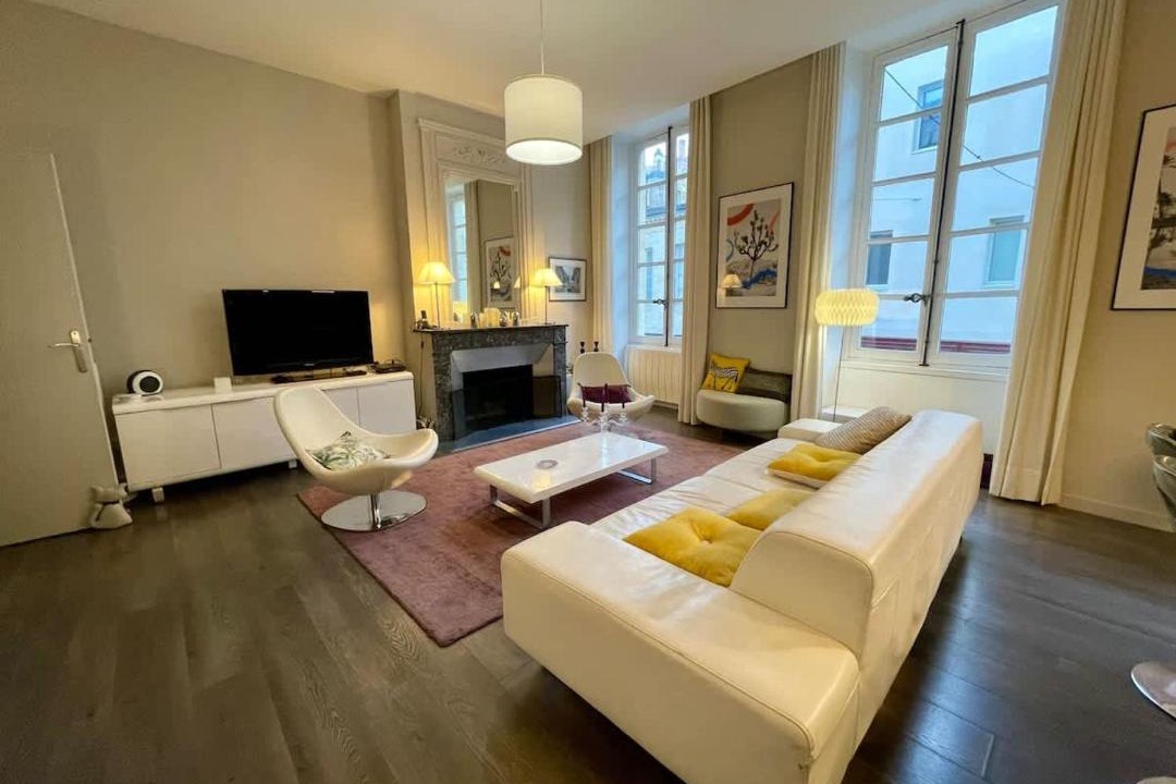 Photo of Livingroom in Bordeaux Golden Triangle
