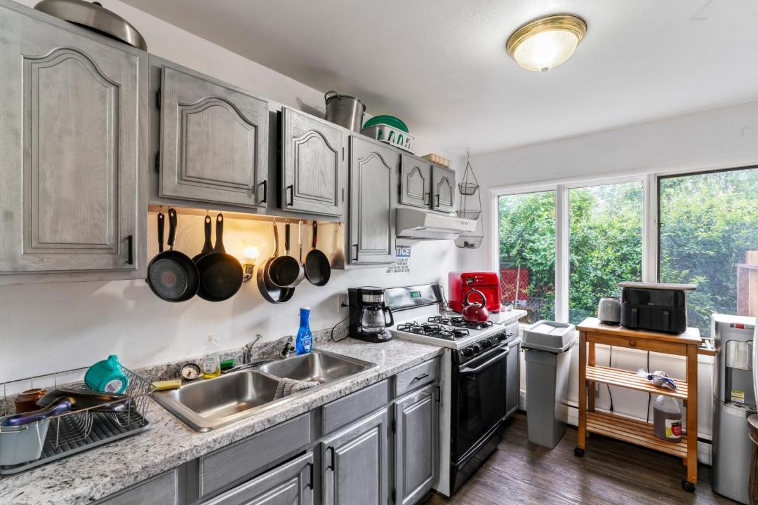 Photo of Kitchen in Airport Heights Community Council