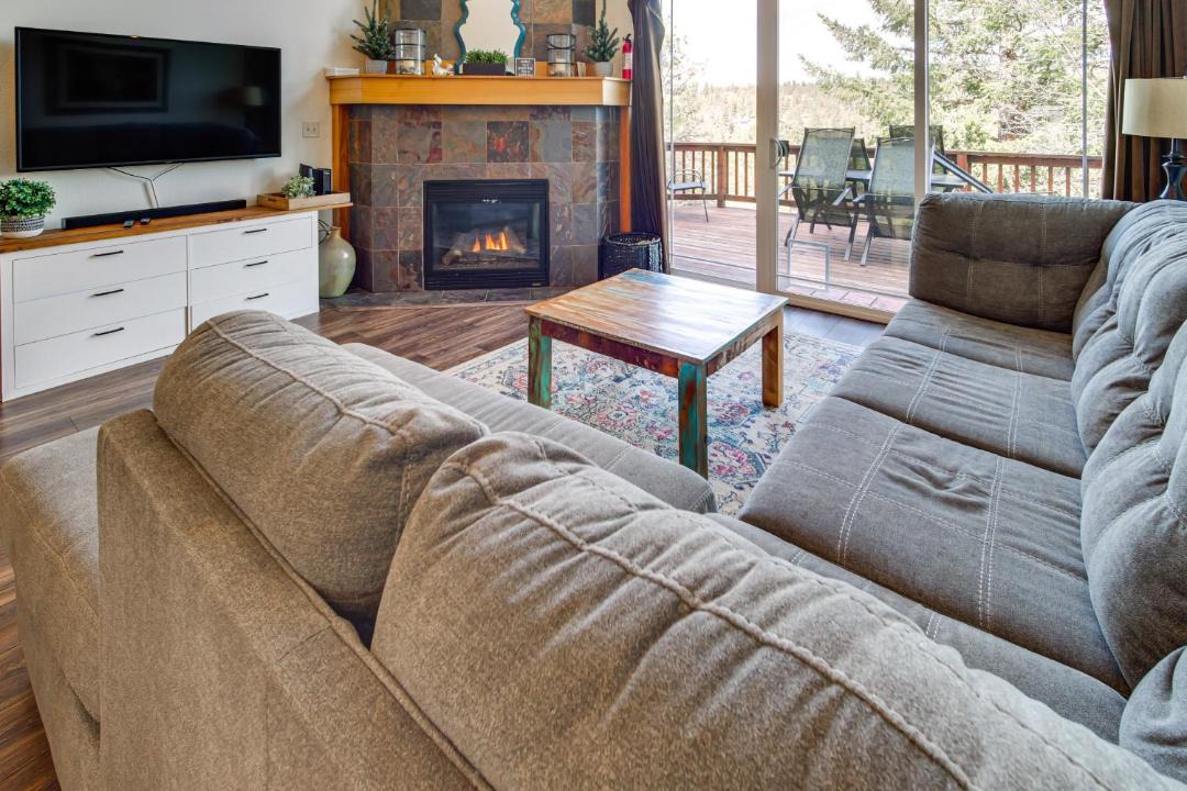 Photo of Livingroom in Klamath Falls